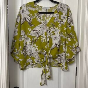 Sweet rain olive green floral front tie wide crop sleeve top size L